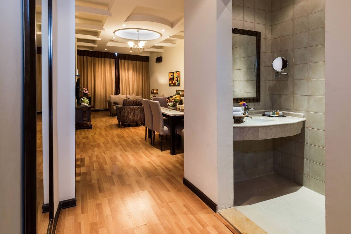 이그제큐티브 스위트, 침실 2개 (With 2 Bathrooms) | 객실 내 금고, 무료 유아용 침대, 간이 침대, 무료 WiFi