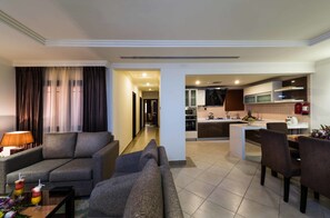 Suite, 2 Schlafzimmer | Wohnbereich