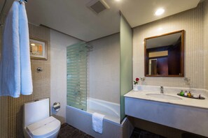 Studio | Salle de bain | Douche, douche cascade, articles de toilette (gratuits)