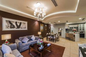 Executive Suite | Living area | Flat-screen TV