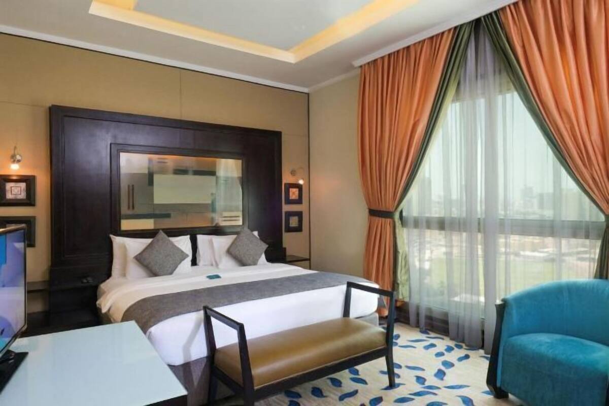 In-room safe, soundproofing, iron/ironing board, free WiFi