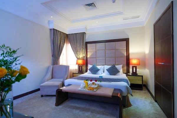 Royal-Suite, 3 Schlafzimmer | Zimmersafe, Bügeleisen/Bügelbrett, kostenloses WLAN, Bettwäsche