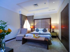 Royal Suite, 3 Bedrooms | In-room safe, iron/ironing board, free WiFi, bed sheets - Boudl Al Fahahil (Fahaheel)