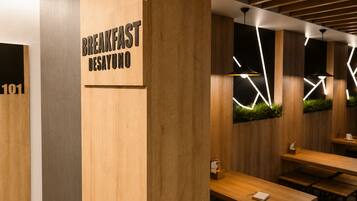 Desayuno continental todos los días (con cargo)