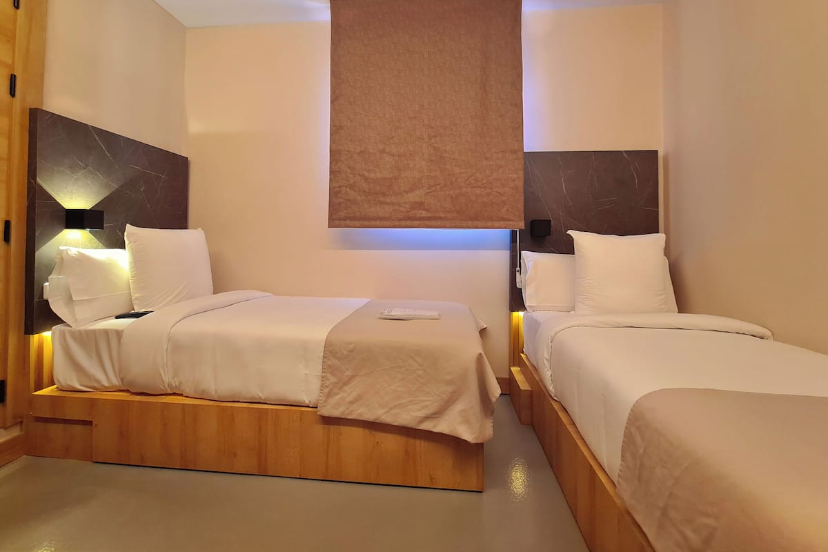 Economy Twin Room | In-room safe, soundproofing, iron/ironing board, free WiFi