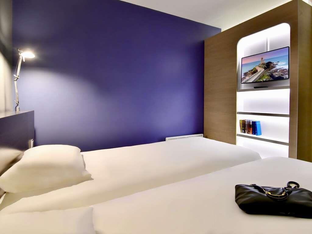 Standard Room, 2 Twin Beds | Desk, blackout drapes, soundproofing, iron/ironing board