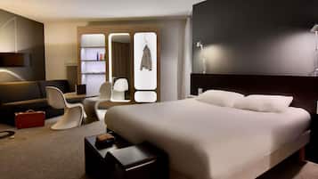 Room, Multiple Beds | Desk, blackout curtains, soundproofing, iron/ironing board