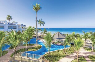 7 piscinas al aire libre, cabañas de piscina gratuitas, sombrillas