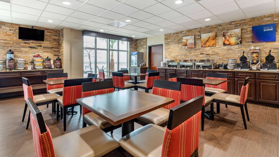 Comfort Inn & Suites Lakeside