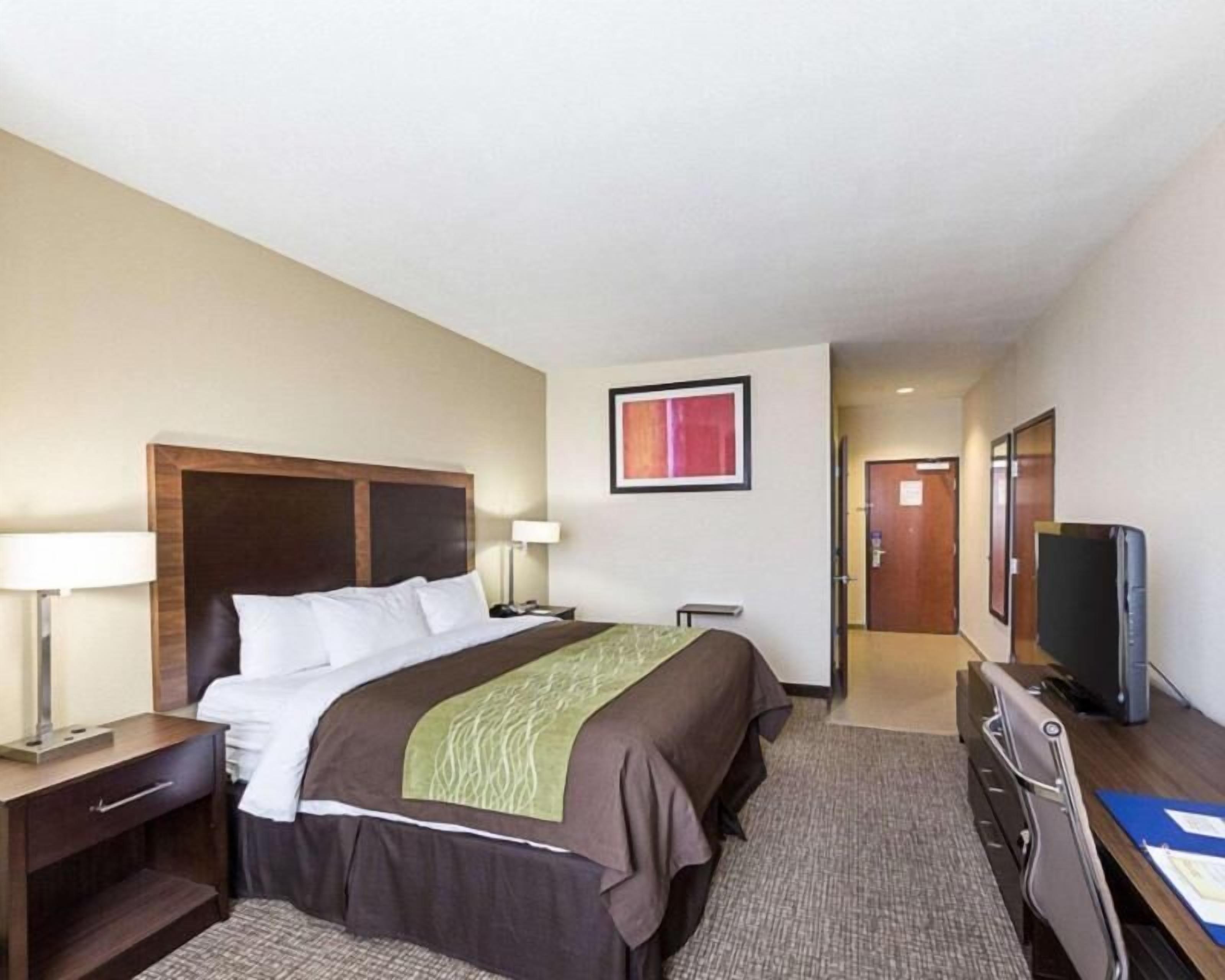 Egyptian cotton sheets, premium bedding, down comforters, pillowtop beds