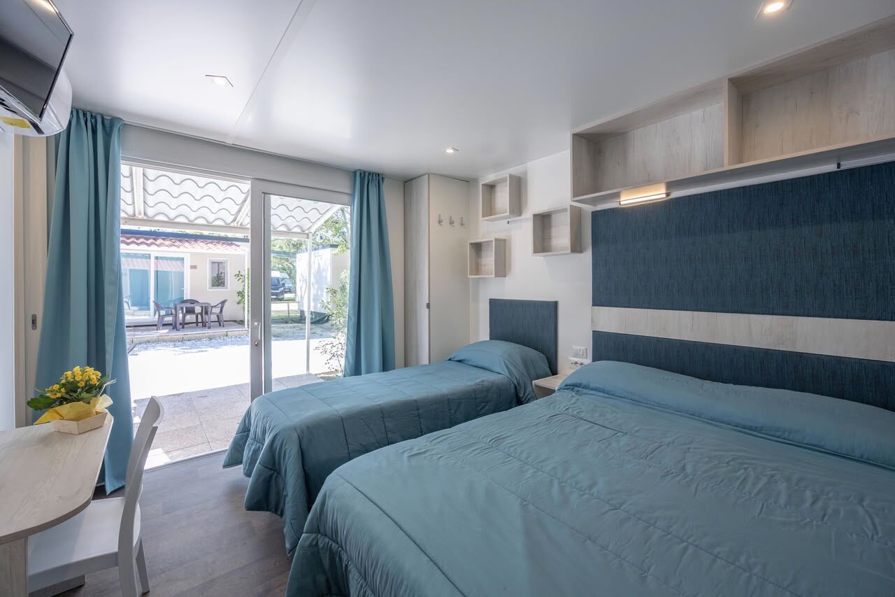 프리미엄 트리플룸 | 암막 커튼, 무료 WiFi, 침대 시트