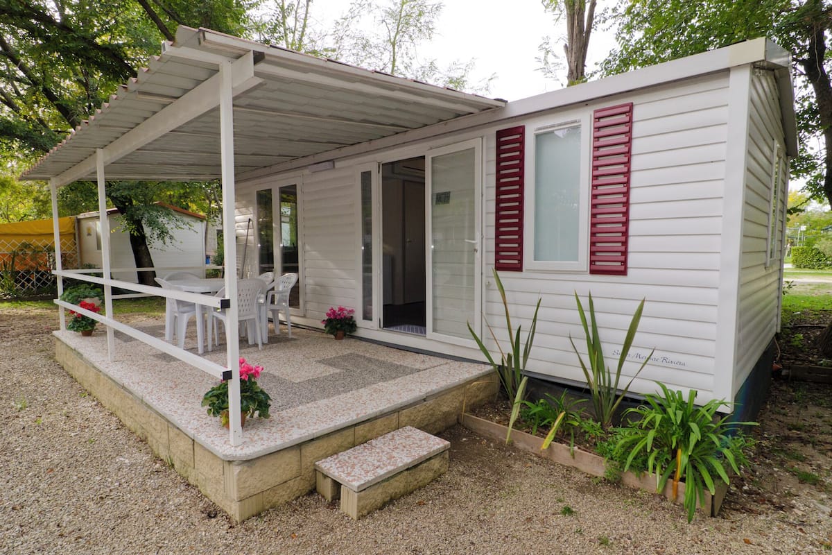 3 bedrooms, blackout curtains, free WiFi, bed sheets