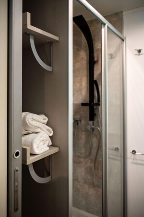 Casa mobile Premium, 3 camere da letto | Bagno | Doccia, soffione a pioggia, asciugacapelli, carta igienica