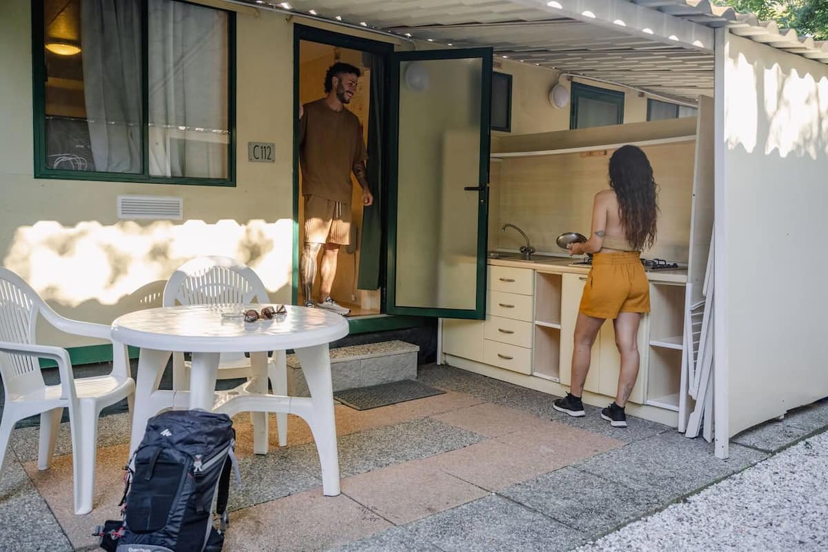 Doppia Easy (in Mobile Home) | Cortinas blackout, wifi gratis y ropa de cama