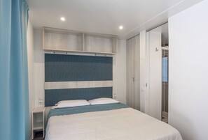 Premium Double or Twin Room | Blackout drapes, free WiFi, bed sheets