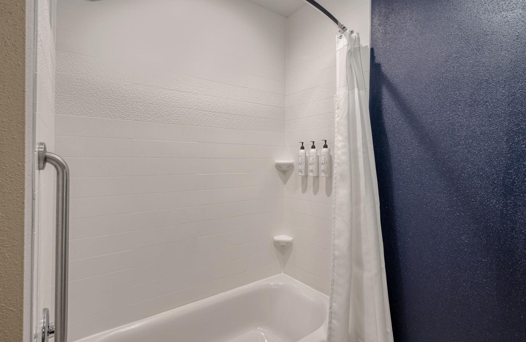 room, 2 queen beds, non smoking (mobility/hearing accessible, tub) | bathroom | free toiletries, hair dryer, towels