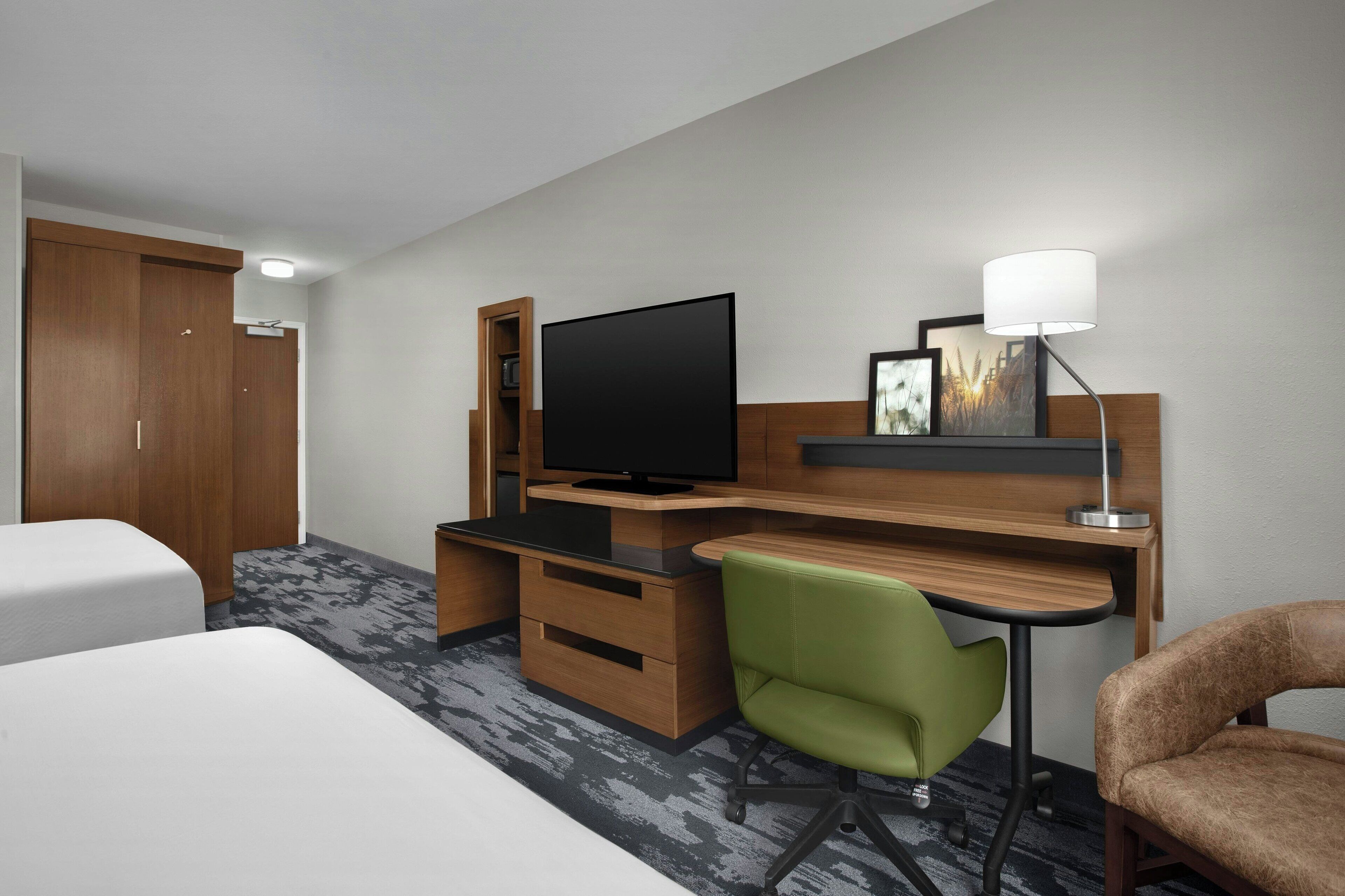 Decoración personalizada, muebles diferentes y escritorio 