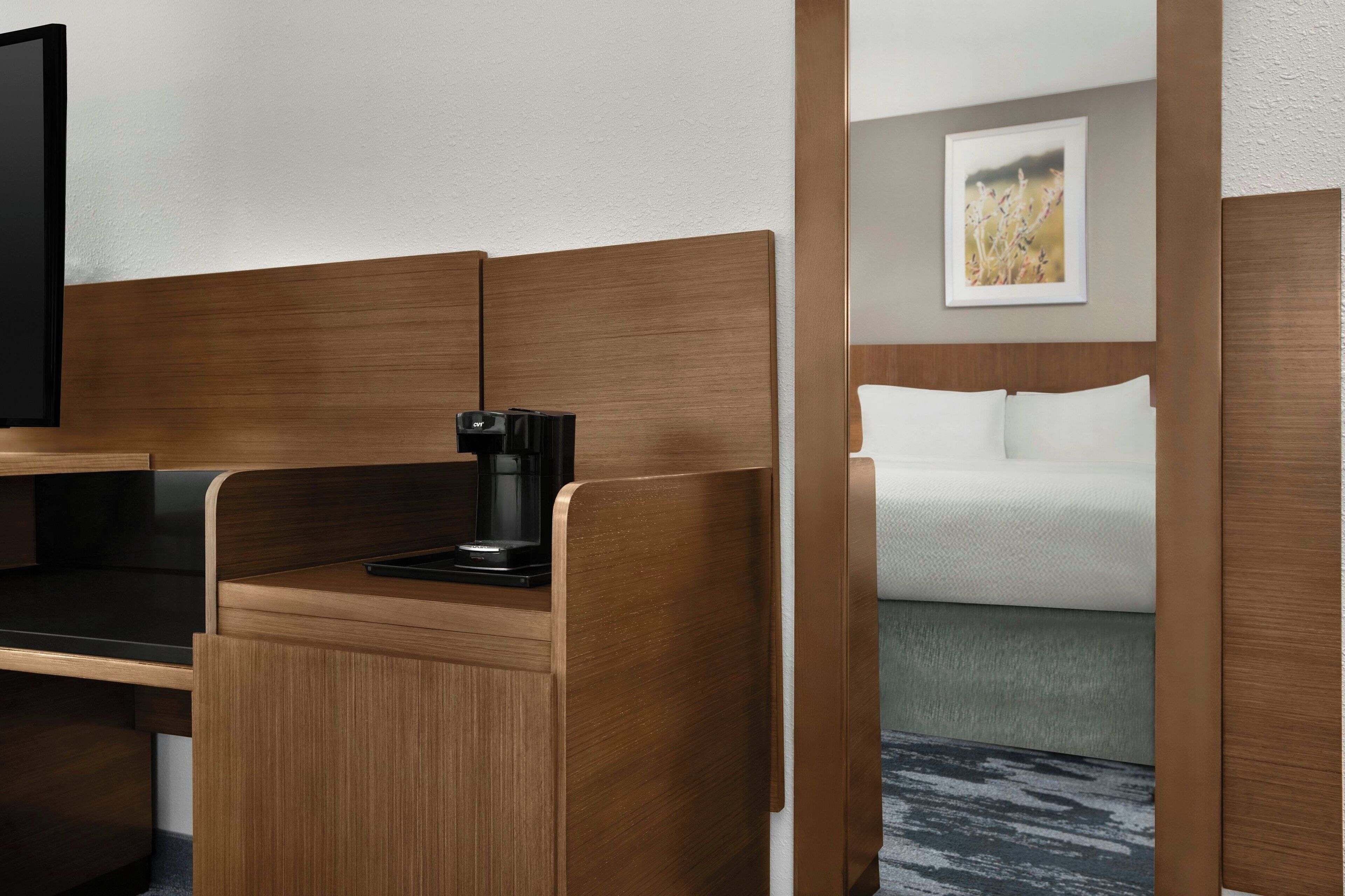 Decoración personalizada, muebles diferentes y escritorio 