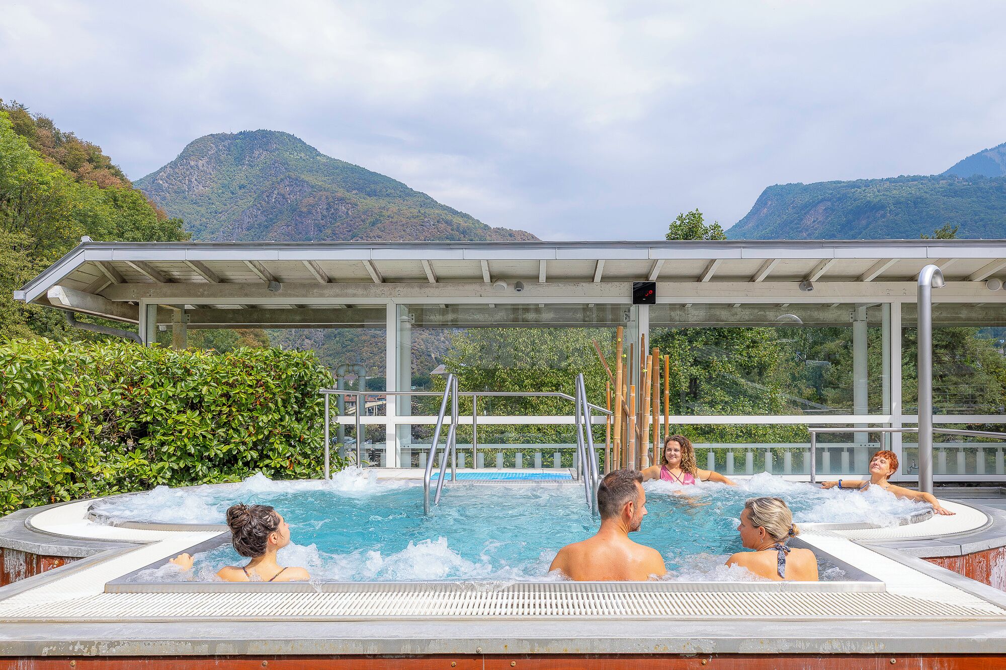 Couples treatment rooms, sauna, hot tub, steam room, hot springs