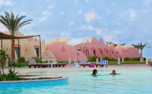 2 outdoor pools - ONATTI Beach Resort - Marsa Alam (El Quseir)