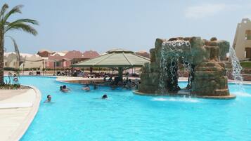 2 outdoor pools