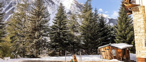 Sauna, hot tub, steam room, Turkish bath, body treatments