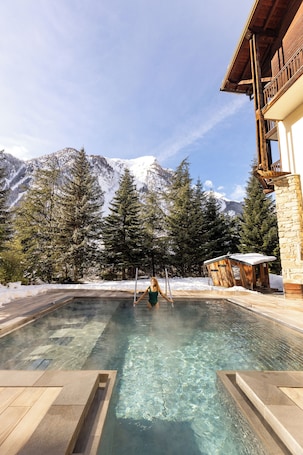 Sauna, hot tub, steam room, Turkish bath, body treatments
