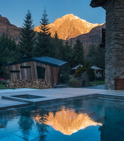 Outdoor spa tub. QC Hotel Monte Bianco