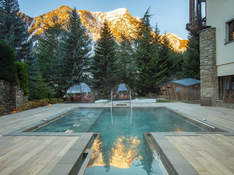 Sauna, hot tub, steam room, Turkish bath/hammam, body treatments