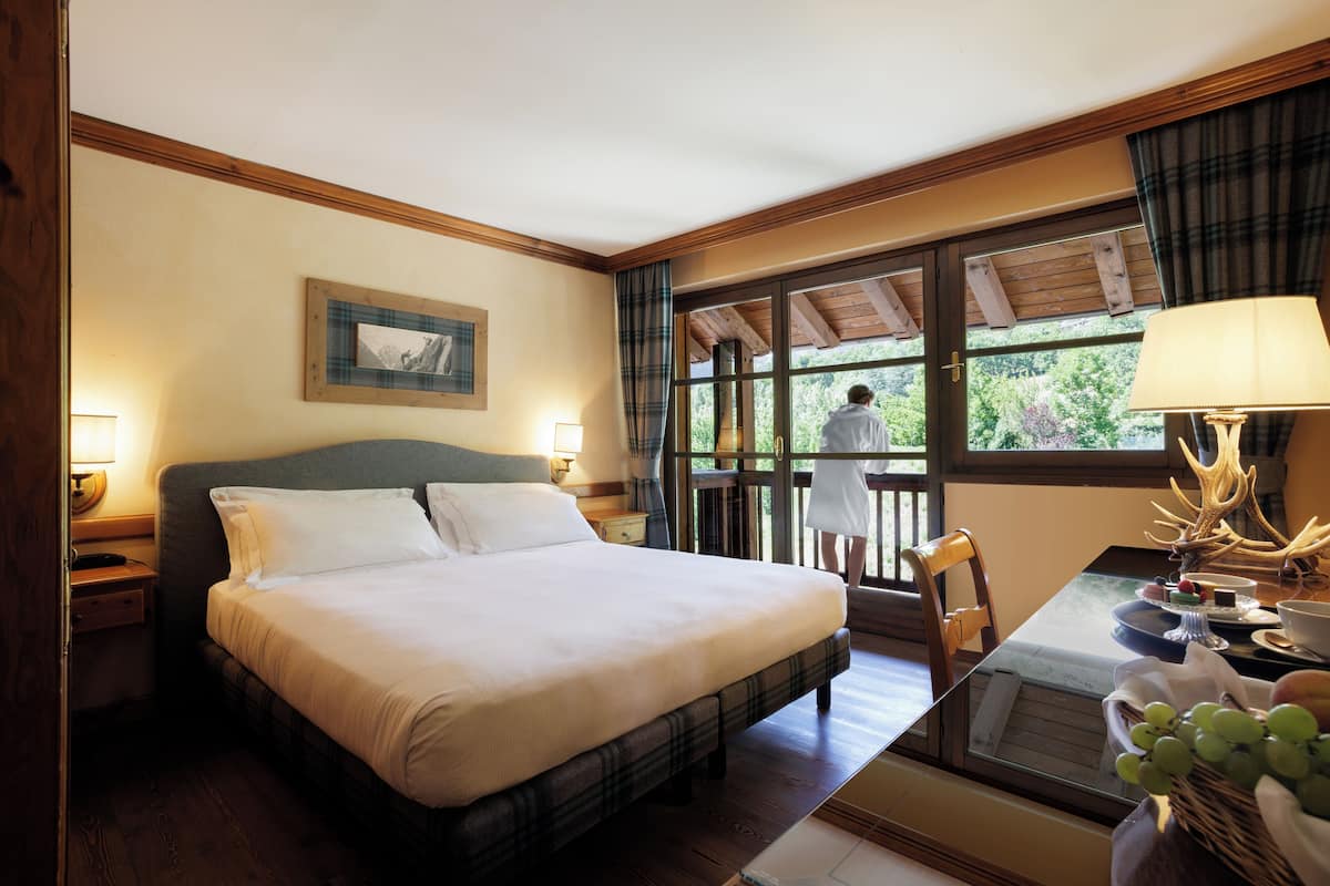 Romantic Double or Twin Room | Premium bedding, minibar, in-room safe, desk
