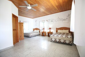 Individually decorated, individually furnished, desk, soundproofing - Maya Zacpetén Jungle Lodge (Flores)