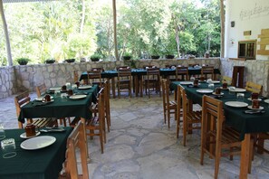 Restaurant - Maya Zacpetén Jungle Lodge (Flores)