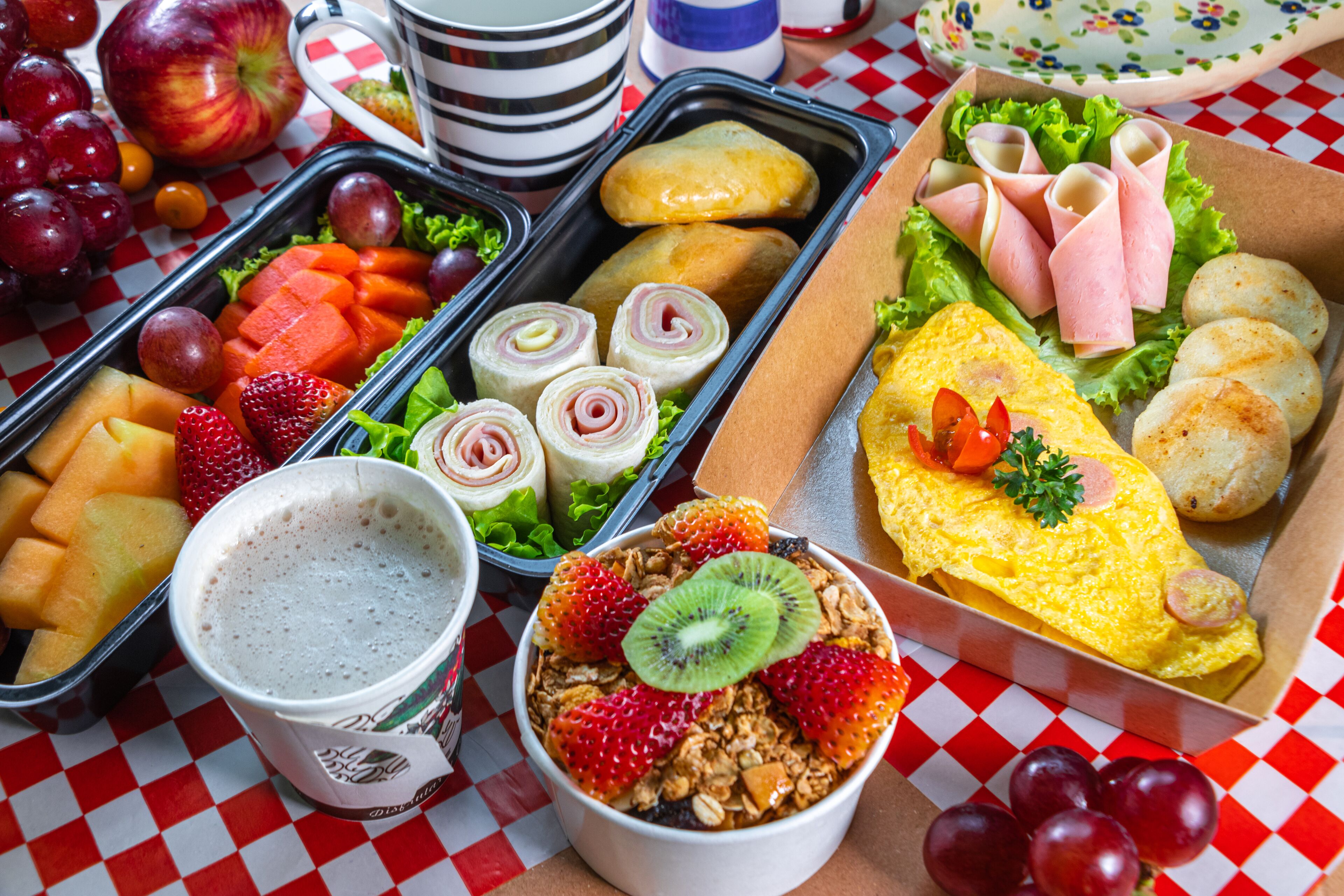 breakfast, lunch and dinner served