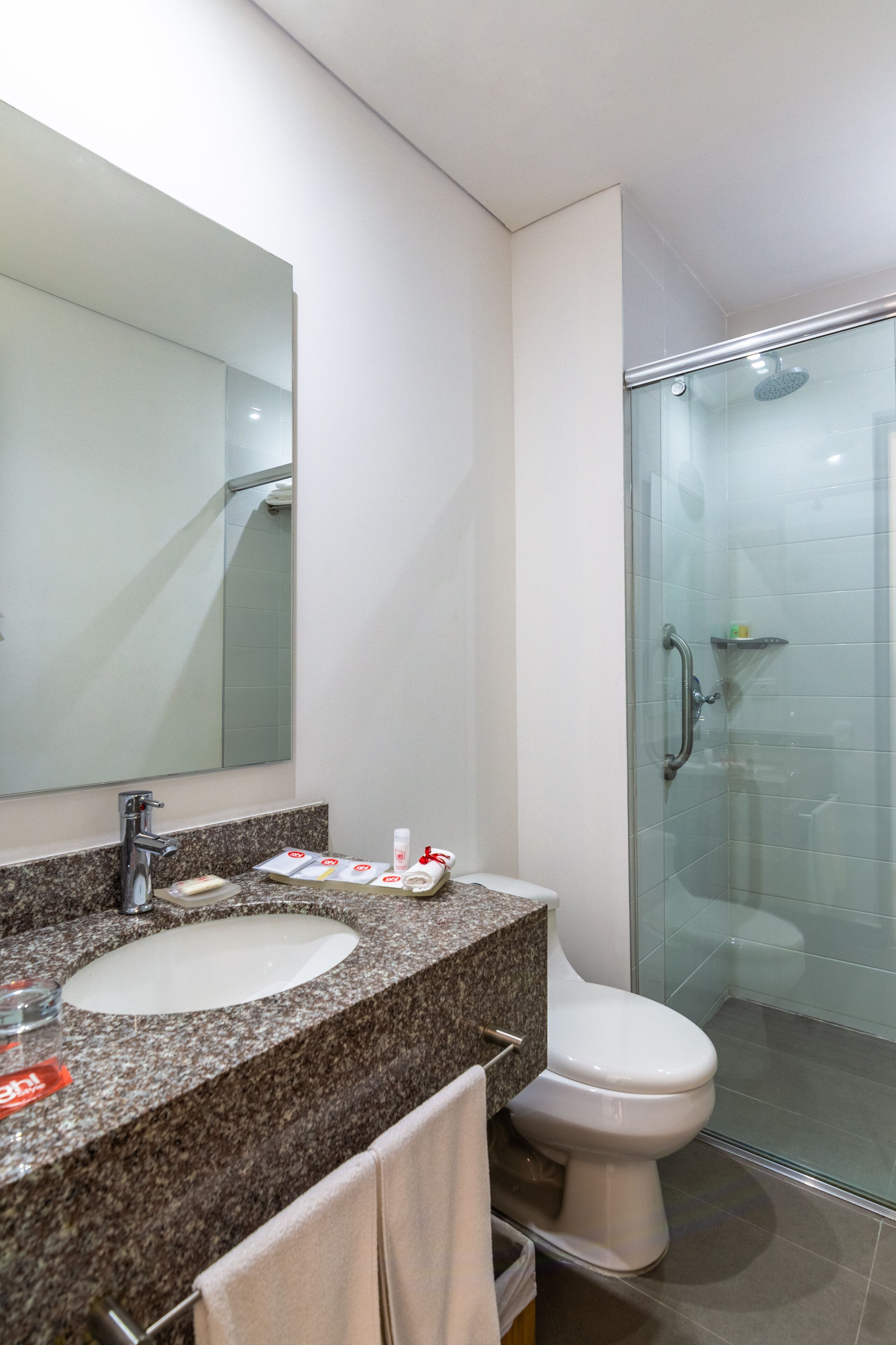 shower, rainfall showerhead, free toiletries, hair dryer