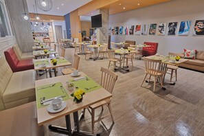 Breakfast, lunch and dinner served