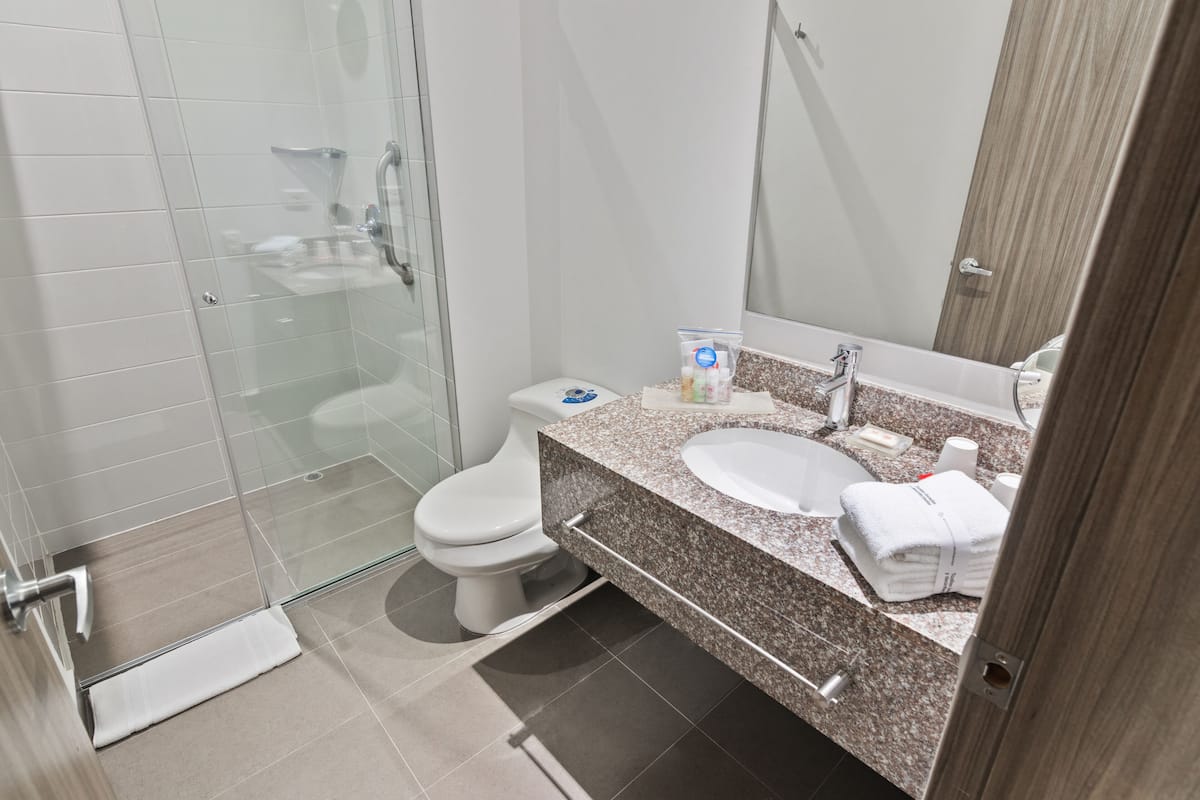 premium bedding, in-room safe, desk, laptop workspace