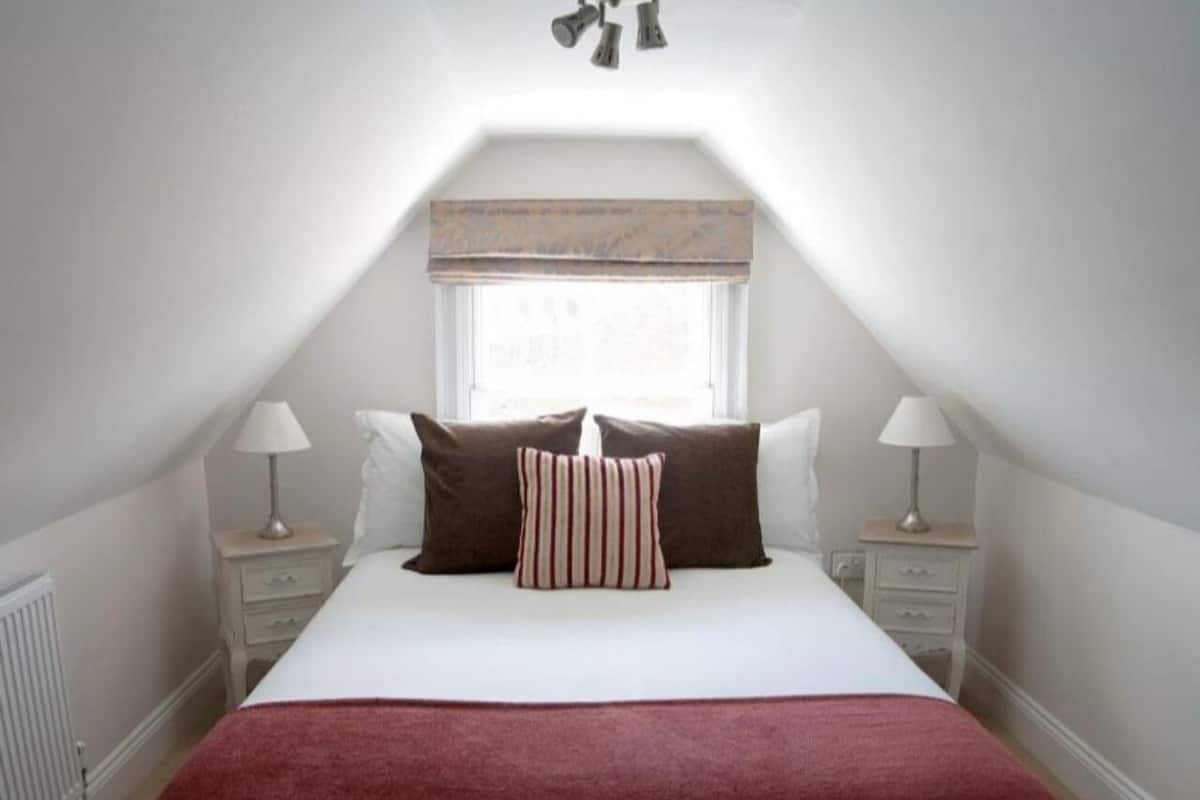 Comfort Double Room, Shared Bathroom ((With Bath Only))