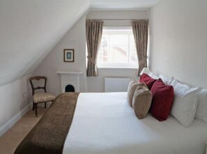 Superior Double or Twin Room, Shared Bathroom ((With Bath Only)) | 1 bedroom