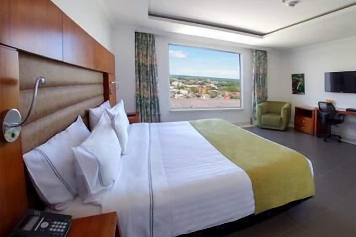 Biancheria da letto di alta qualità, minibar, una cassaforte in camera