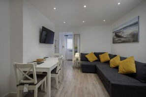 Apartment, Private Bathroom (Bairstow Room 1/2) | Lounge