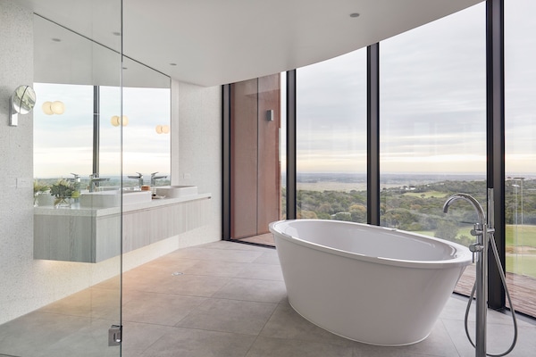 Spa Suite | Bathroom | Eco-friendly toiletries, hair dryer, towels, soap