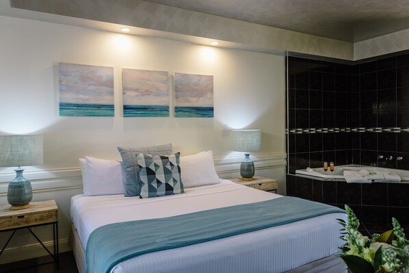 طراز فريد لكل وحدة ومكواة/لوح كي وواي فاي مجانًا وملاءات أسرّة