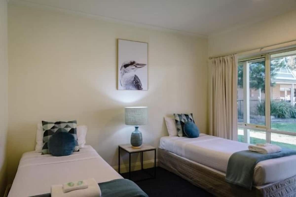 1 bedroom, individually furnished, iron/ironing board, free WiFi