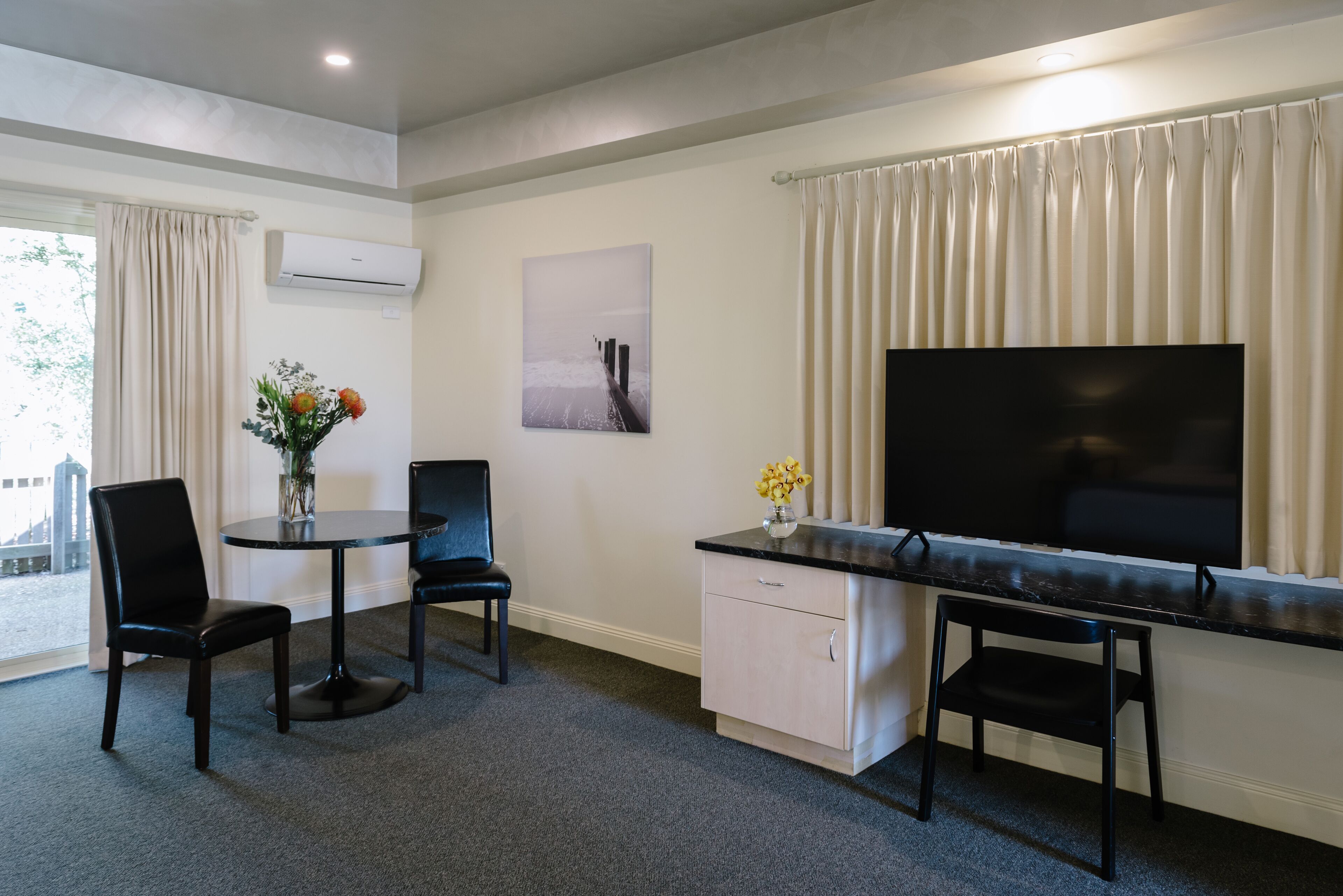 Trang bị nội thất với thiết kế riêng biệt, bàn ủi/dụng cụ ủi quần áo 