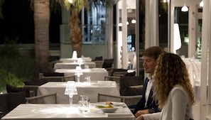 Breakfast, lunch and dinner served - Doric Eco Boutique Resort & Spa - Sicily (Agrigento)