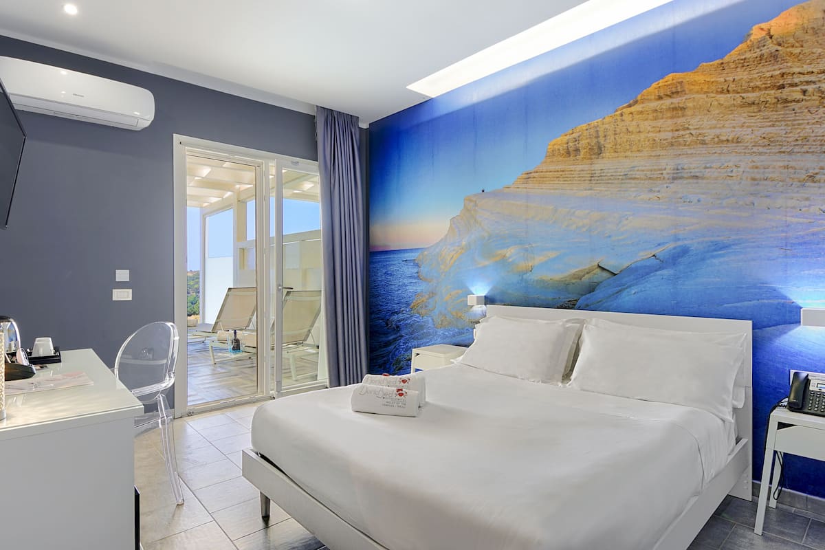 1 bedroom, egyptian cotton sheets, premium bedding, down duvets
