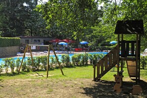 Außen-Kinderspielplatz