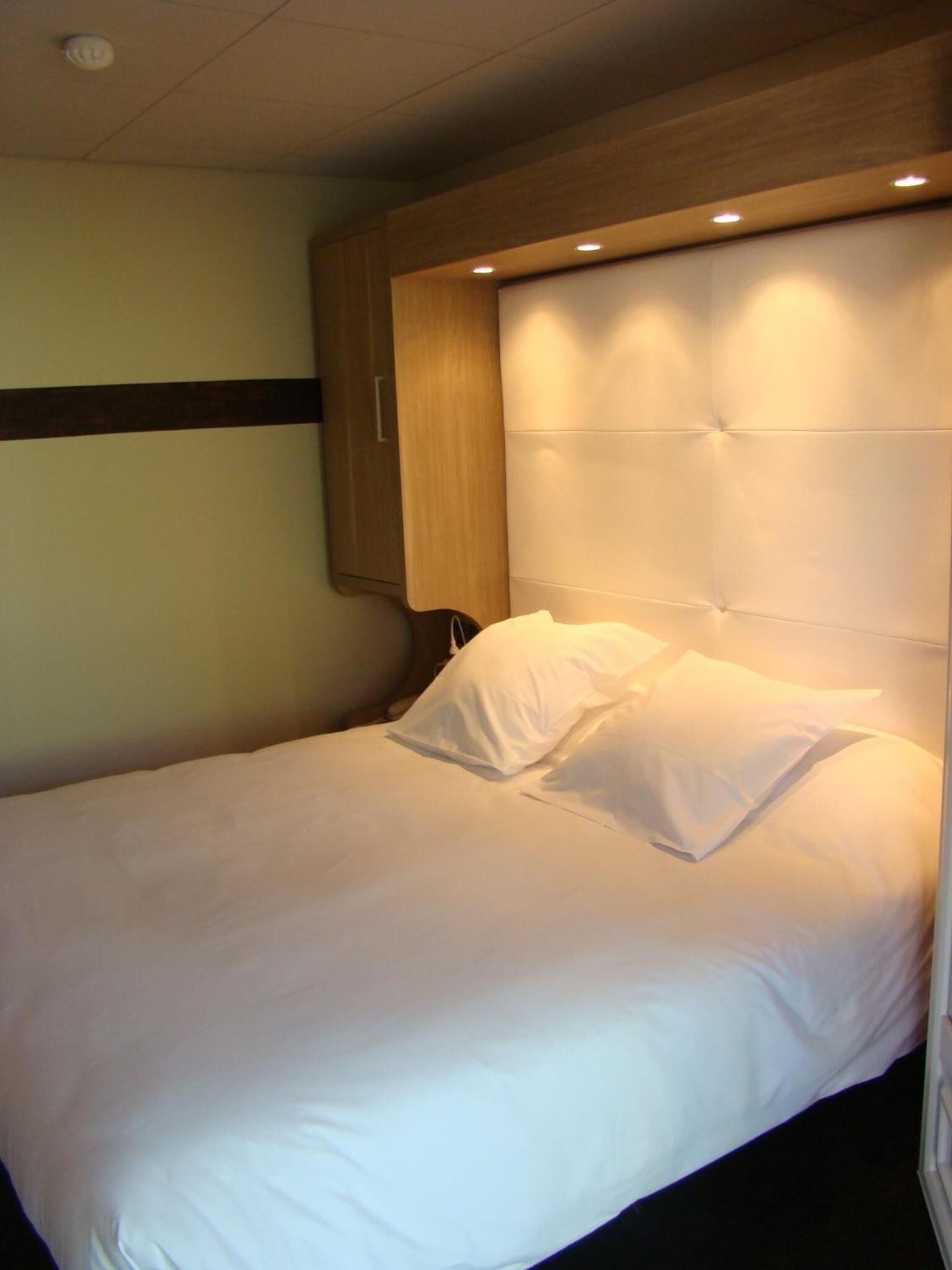 minibar, in-room safe, desk, free cots/infant beds