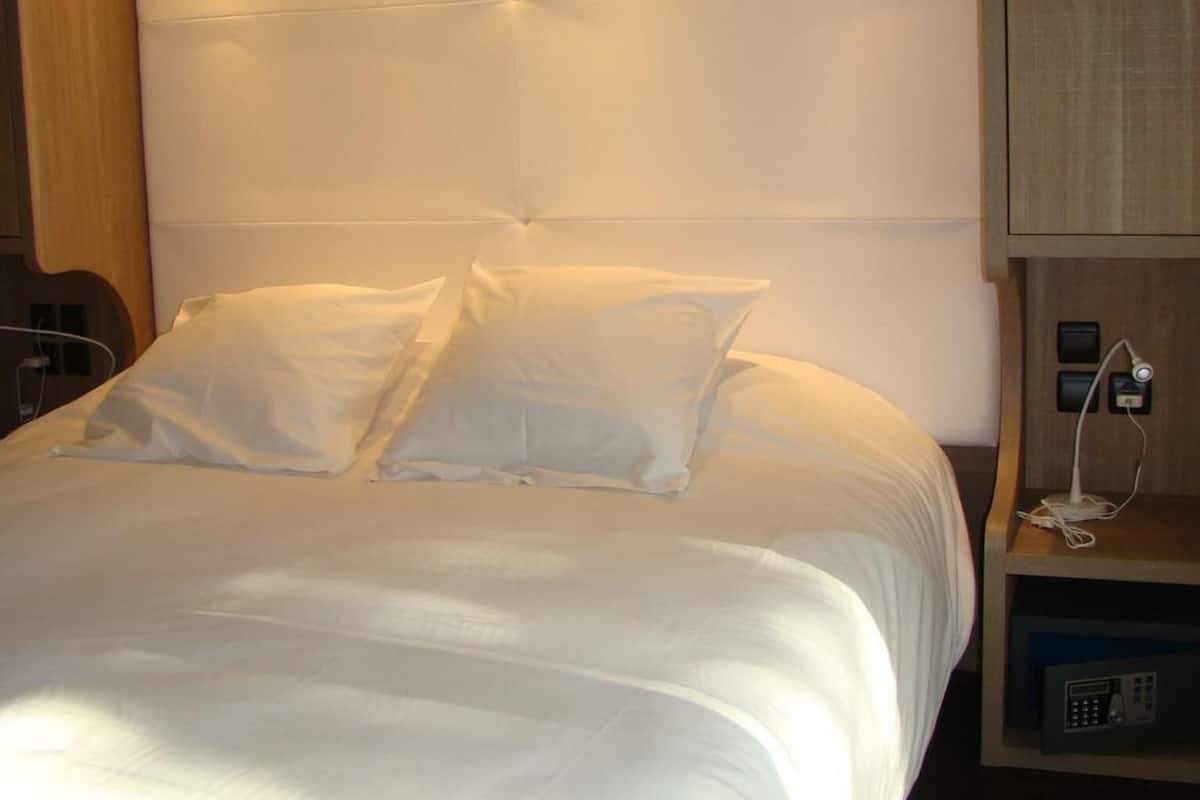 minibar, in-room safe, desk, free cots/infant beds