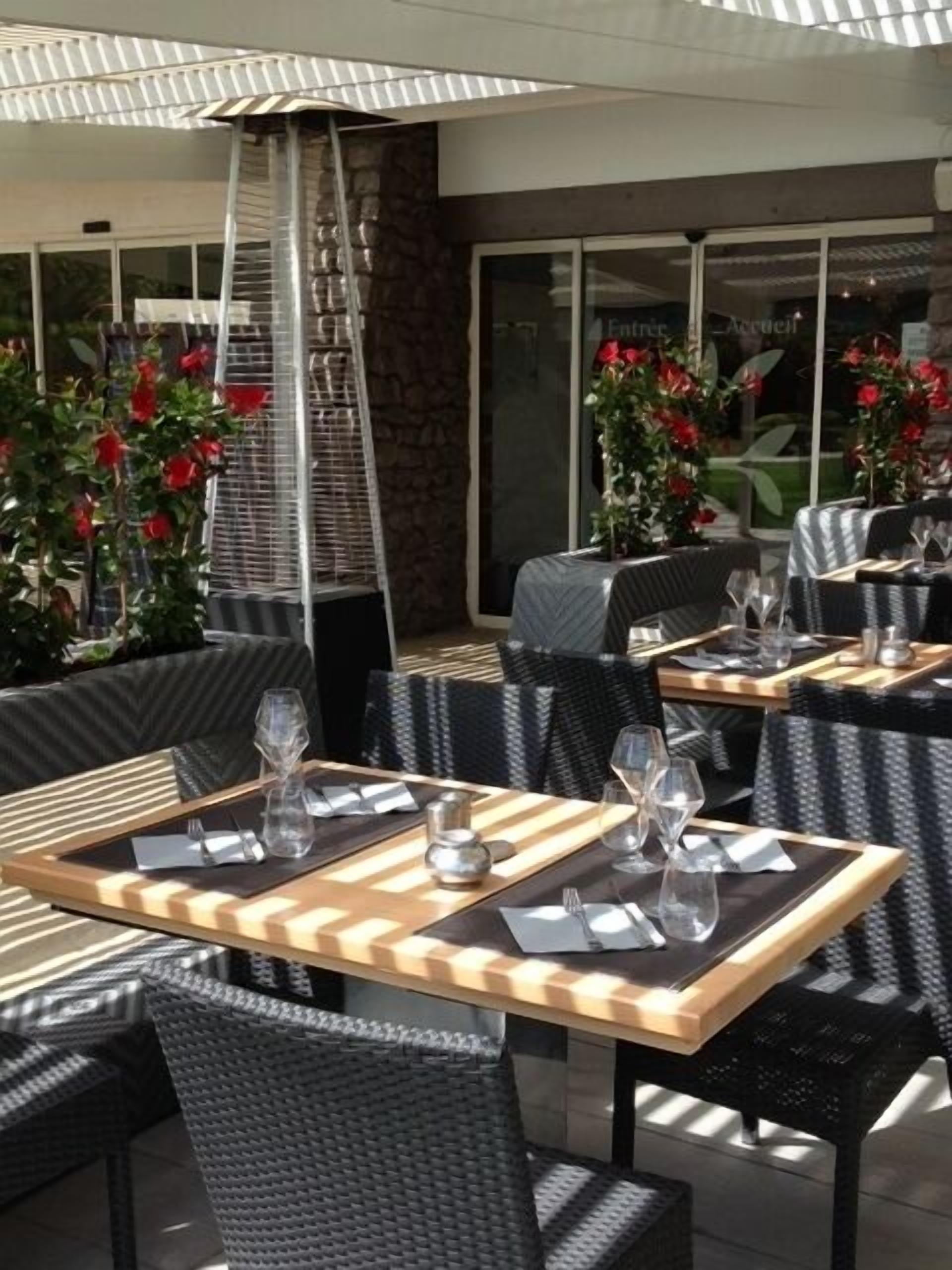 lunch and dinner served, french cuisine